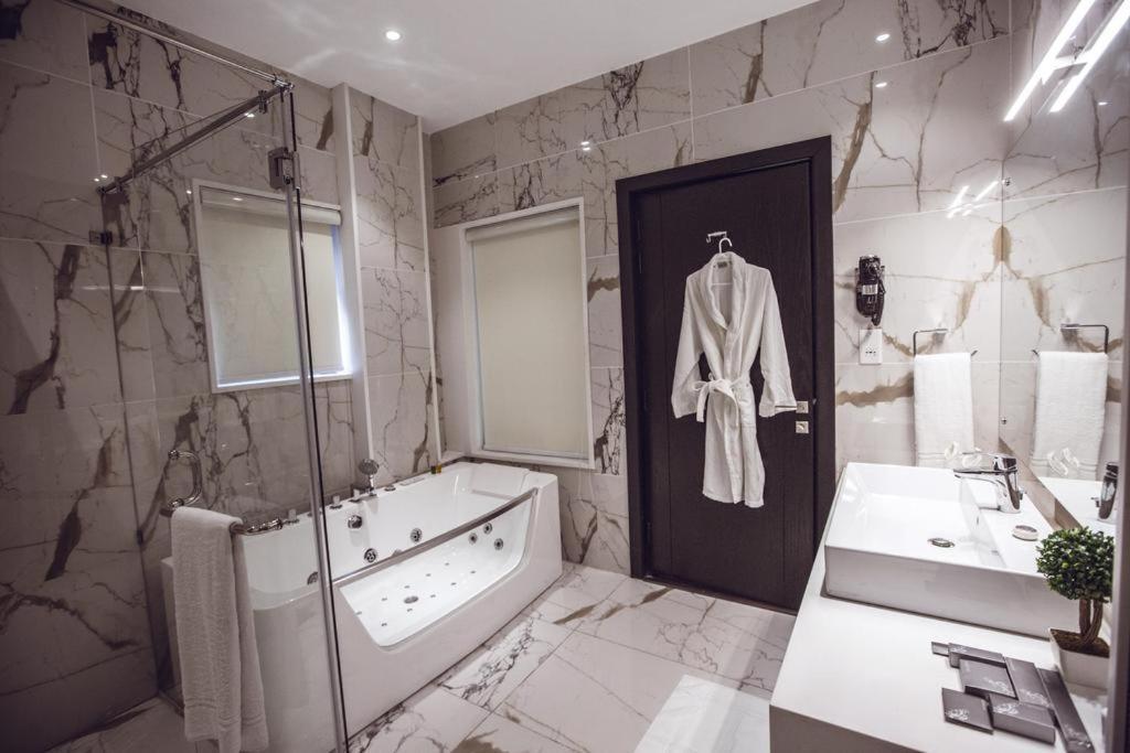 Grand Ittehad Boutique Hotel Lahore Buitenkant foto