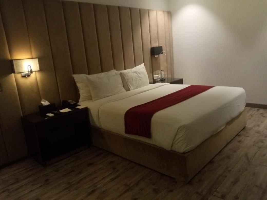 Grand Ittehad Boutique Hotel Lahore Buitenkant foto